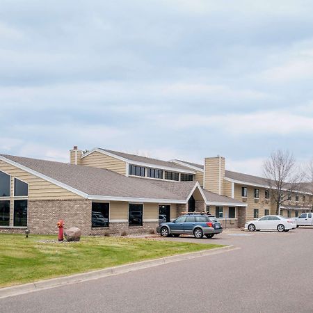 Days Inn & Suites By Wyndham Baxter Brainerd Area Extérieur photo