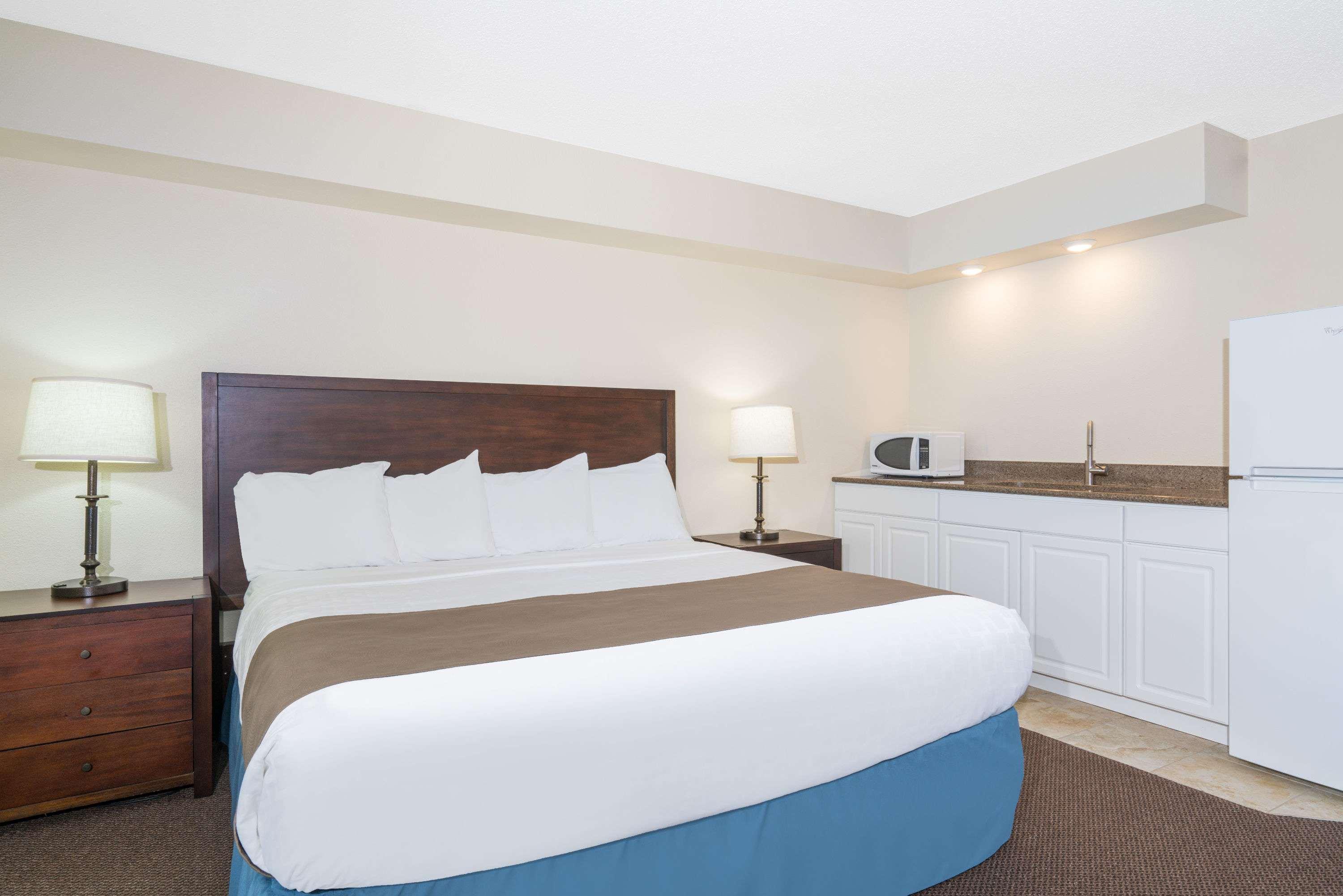 Days Inn & Suites By Wyndham Baxter Brainerd Area Extérieur photo