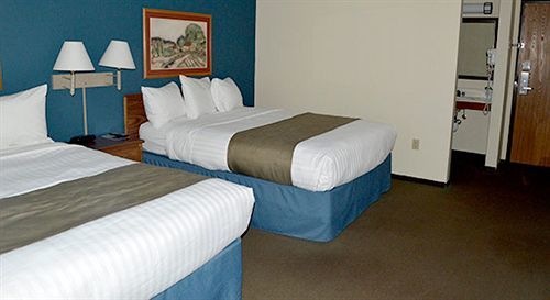 Days Inn & Suites By Wyndham Baxter Brainerd Area Extérieur photo